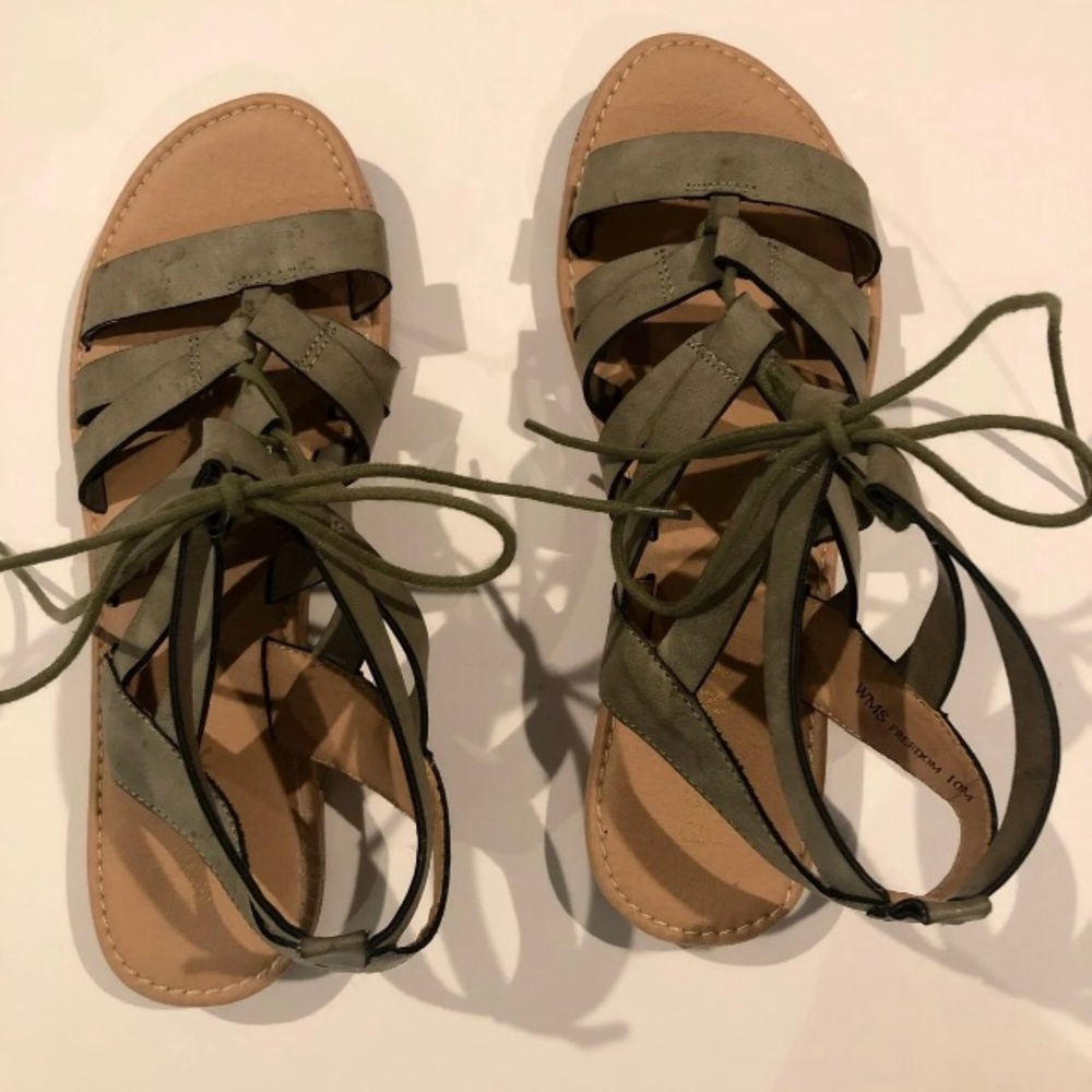 Ladies Report sandals